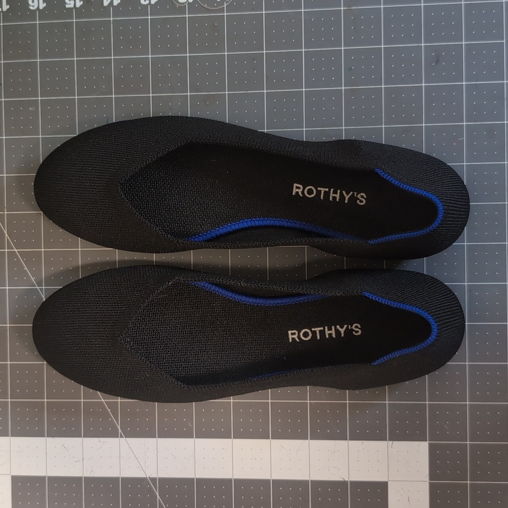 Like New Rothys | The Flat | Black